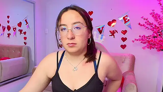 Snapshot of Lilyy_evans chatting on 02-17-25, 11:44 Lilyy evans online show from 02-17-25, 11:44