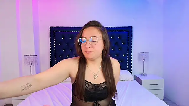 Snapshot of Lilyy_evans chatting on 02-21-25, 10:07 Lilyy evans online show from 02-21-25, 10:07
