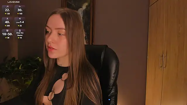 Snapshot of eilynxx chatting on 02-11-25, 11:12 eilynxx online show from 02-11-25, 11:12