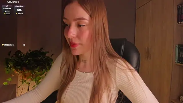 Snapshot of eilynxx chatting on 03-04-25, 01:55 eilynxx online show from 03-04-25, 01:55