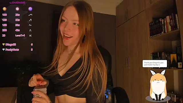 Snapshot of eilynxx chatting on 09-08-25, 11:04 eilynxx online show from 09-08-25, 11:04