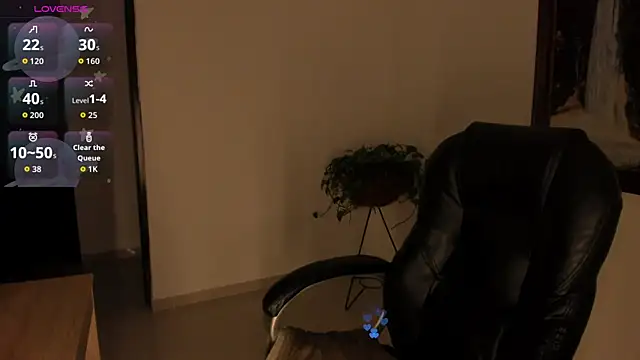 Snapshot of eilynxx chatting on 11-25-25, 12:10 eilynxx online show from 11-25-25, 12:10