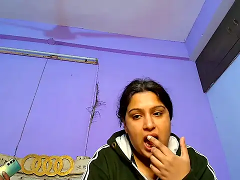 Sophia James online show from 01-26-25, 10:45