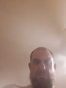 Snapshot of mrcox420 chatting on 06-21-26, 05:21 mrcox420 online show from 06-21-26, 05:21