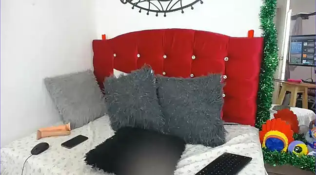 Snapshot of Kristin_milk chatting on 01-24-25, 03:02 Kristin milk online show from 01-24-25, 03:02