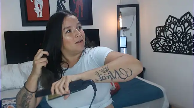 Snapshot of Kristin_milk chatting on 02-10-25, 11:57 Kristin milk online show from 02-10-25, 11:57