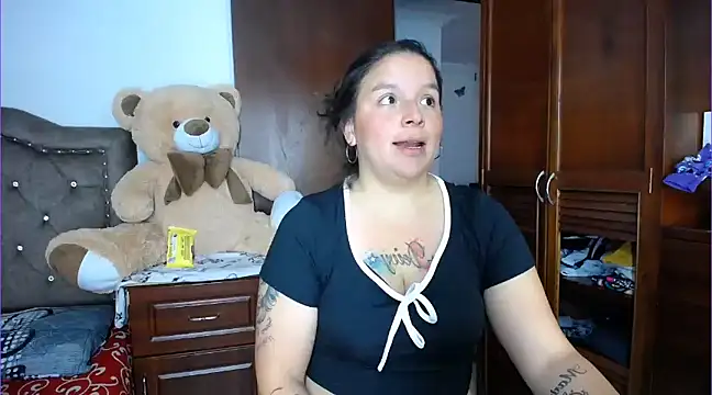 Snapshot of Kristin_milk chatting on 03-04-25, 12:33 Kristin milk online show from 03-04-25, 12:33