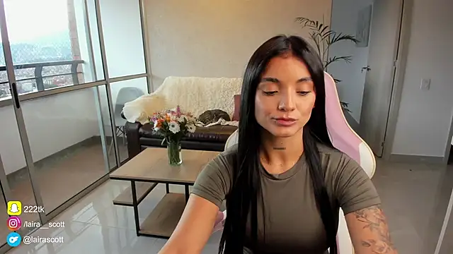 Snapshot of LairaScott chatting on 02-26-25, 10:09 LairaScott online show from 02-26-25, 10:09