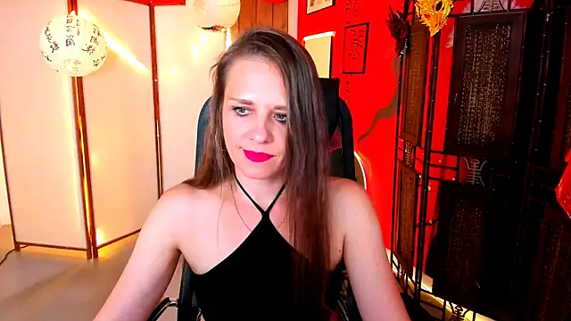 Snapshot of EmiliaBedy chatting on 05-15-26, 05:14 EmiliaBedy online show from 05-15-26, 05:14