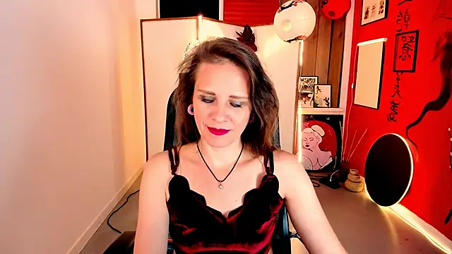 Snapshot of EmiliaBedy chatting on 05-28-26, 05:16 EmiliaBedy online show from 05-28-26, 05:16