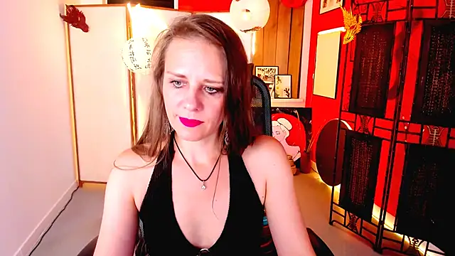 Snapshot of EmiliaBedy chatting on 06-10-26, 09:19 EmiliaBedy online show from 06-10-26, 09:19