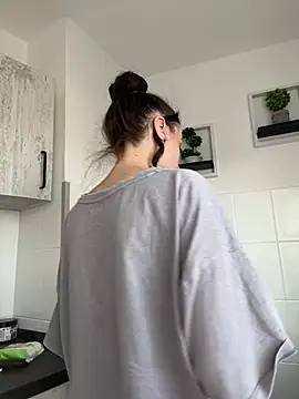 Snapshot of bunnythetailor chatting on 02-06-25, 07:24 bunnythetailor online show from 02-06-25, 07:24