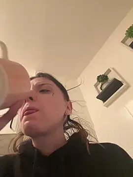 Snapshot of bunnythetailor chatting on 02-16-25, 11:37 bunnythetailor online show from 02-16-25, 11:37