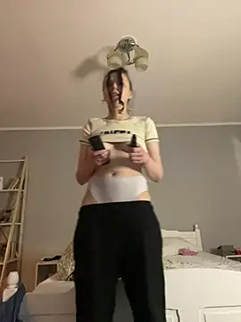 Snapshot of bunnythetailor chatting on 02-18-25, 02:38 bunnythetailor online show from 02-18-25, 02:38