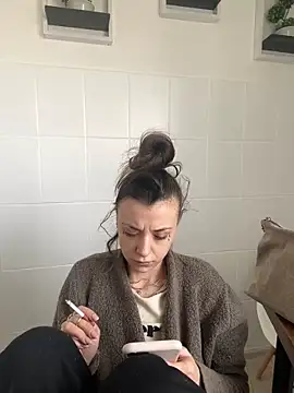 Snapshot of bunnythetailor chatting on 02-19-25, 01:17 bunnythetailor online show from 02-19-25, 01:17