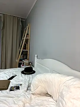 Snapshot of bunnythetailor chatting on 10-15-25, 09:04 bunnythetailor online show from 10-15-25, 09:04