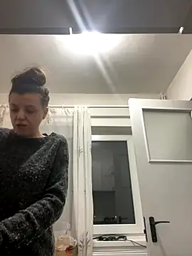 bunnythetailor online show from 11-17-25, 04:46