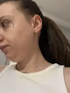 bunnythetailor online show from 11-22-25, 03:55