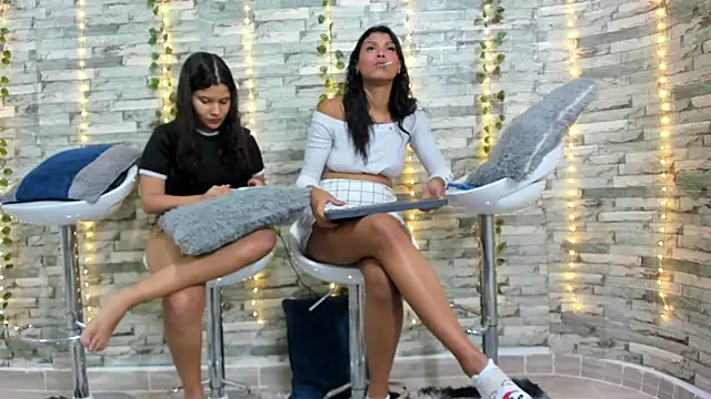 Snapshot of emilly09 chatting on 03-14-25, 10:16 emilly09 online show from 03-14-25, 10:16