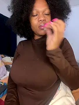 Snapshot of Boneca25 chatting on 10-22-25, 06:02 Boneca25 online show from 10-22-25, 06:02