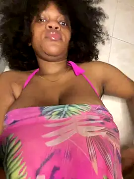 Snapshot of Boneca25 chatting on 11-02-25, 04:26 Boneca25 online show from 11-02-25, 04:26