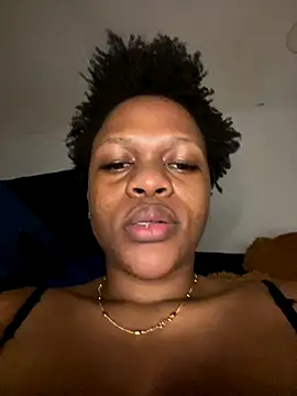 Snapshot of Boneca25 chatting on 11-13-25, 06:51 Boneca25 online show from 11-13-25, 06:51