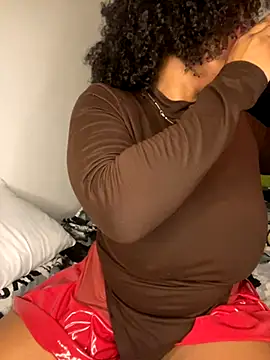 Snapshot of Boneca25 chatting on 11-29-25, 10:02 Boneca25 online show from 11-29-25, 10:02