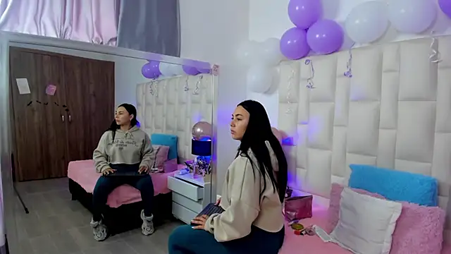 Ariana rouse online show from 11-07-25, 03:56