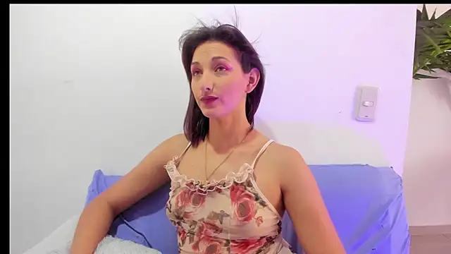 Snapshot of vicky__skinny_1 chatting on 03-09-25, 03:27 vicky  skinny 1 online show from 03-09-25, 03:27