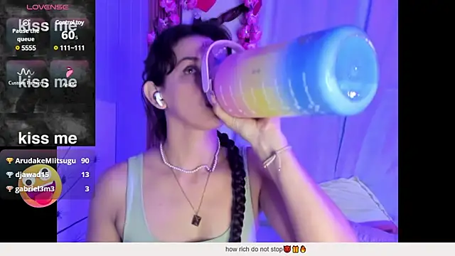 Snapshot of vicky__skinny_1 chatting on 03-16-25, 02:44 vicky  skinny 1 online show from 03-16-25, 02:44