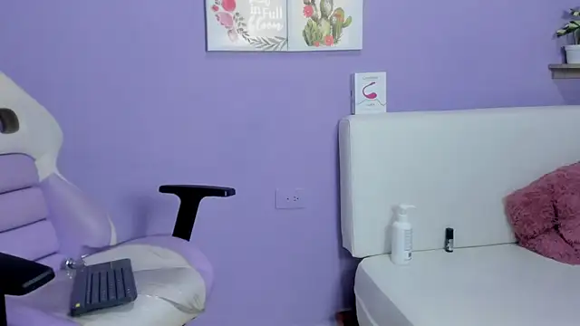 Rossi Mariana online show from 03-08-25, 03:35