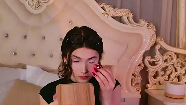 Snapshot of GIGI_DAV chatting on 10-30-25, 09:04 GIGI DAV online show from 10-30-25, 09:04