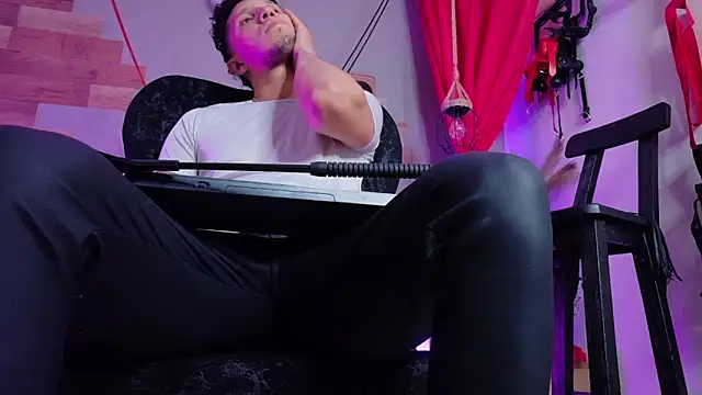 AngeloColleen online show from 11-23-25, 05:35