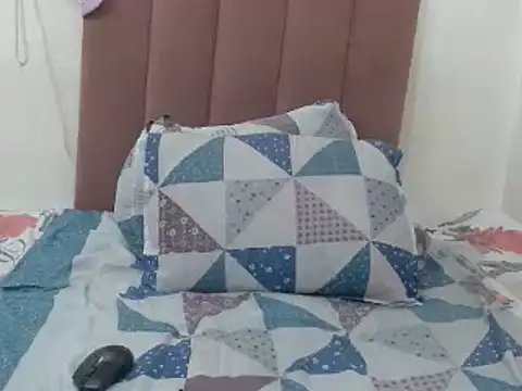 Snapshot of SexyLuna25 chatting on 03-13-25, 12:37 SexyLuna25 online show from 03-13-25, 12:37