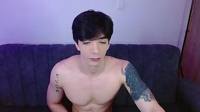 H3ll B0I online show from 05-11-26, 03:34