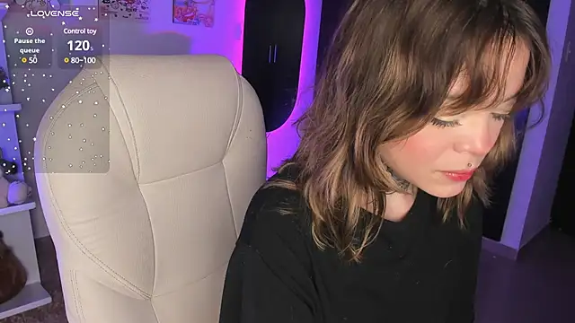 Snapshot of sabrinamoonie chatting on 02-25-25, 12:03 sabrinamoonie online show from 02-25-25, 12:03