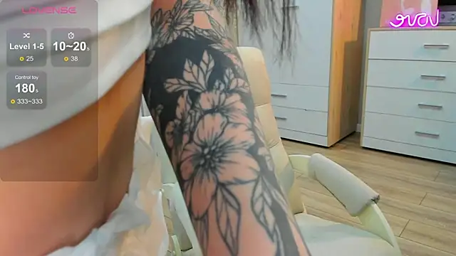  dkny  online show from 12-19-25, 12:56