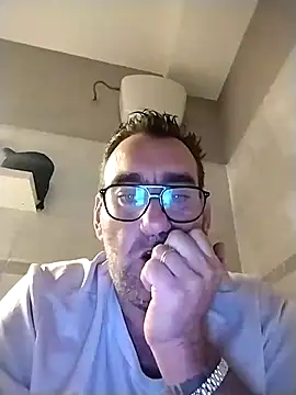 Snapshot of Hardasanut chatting on 10-09-25, 10:08 Hardasanut online show from 10-09-25, 10:08