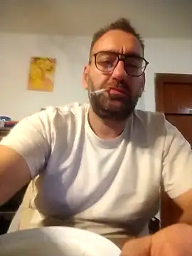 Snapshot of Hardasanut chatting on 11-04-25, 10:20 Hardasanut online show from 11-04-25, 10:20