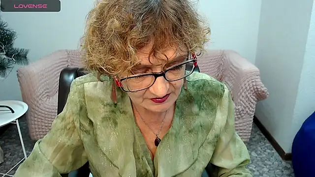 Snapshot of SexyGrandma_ chatting on 02-01-25, 07:47 SexyGrandma  online show from 02-01-25, 07:47