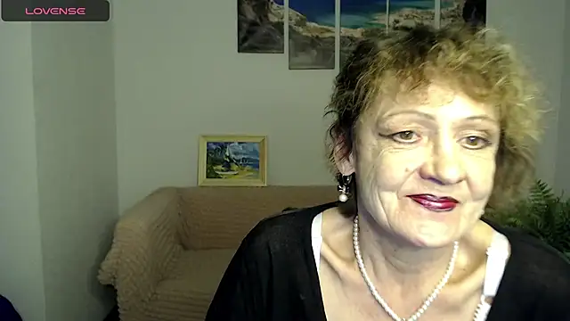 Snapshot of SexyGrandma_ chatting on 02-08-25, 03:31 SexyGrandma  online show from 02-08-25, 03:31