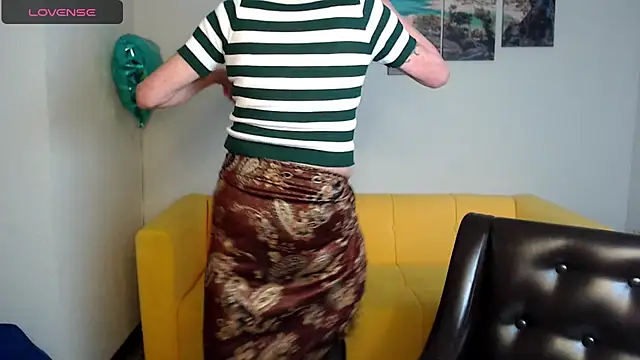 Snapshot of SexyGrandma_ chatting on 03-16-25, 04:12 SexyGrandma  online show from 03-16-25, 04:12