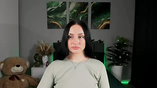 Snapshot of EmiliaBeynard chatting on 01-25-25, 04:35 EmiliaBeynard online show from 01-25-25, 04:35
