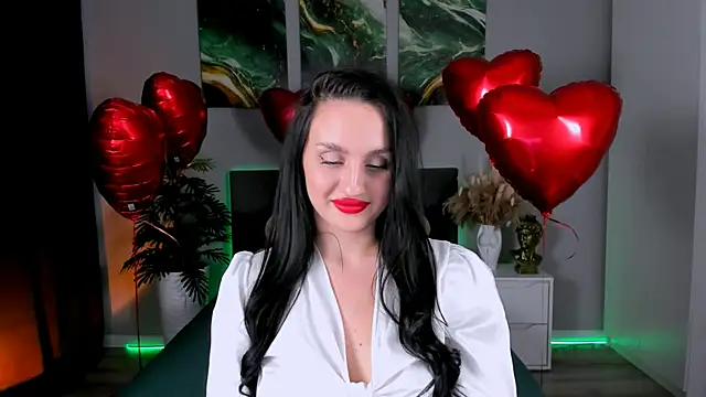 Snapshot of EmiliaBeynard chatting on 02-14-25, 01:29 EmiliaBeynard online show from 02-14-25, 01:29