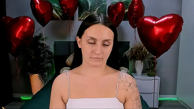 Snapshot of EmiliaBeynard chatting on 02-17-25, 01:42 EmiliaBeynard online show from 02-17-25, 01:42