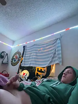 Snapshot of Seanoofss12 chatting on 02-18-25, 12:48 Seanoofss12 online show from 02-18-25, 12:48