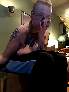 Astrid-Gilbert online show from 02-14-25, 09:43