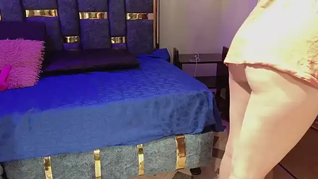 Snapshot of emily_fox_3 chatting on 03-14-25, 12:18 emily fox 3 online show from 03-14-25, 12:18