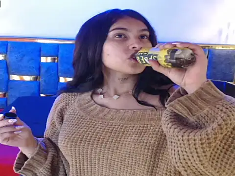 Snapshot of emily_fox_3 chatting on 09-19-25, 03:19 emily fox 3 online show from 09-19-25, 03:19