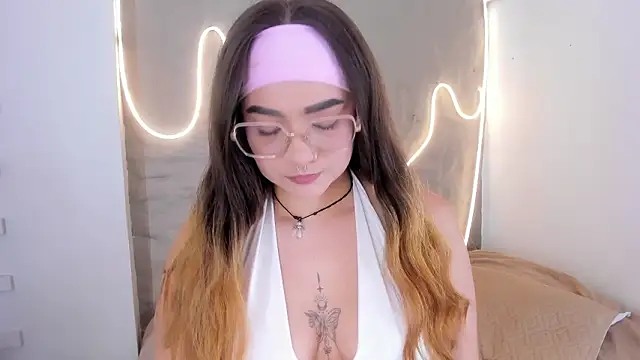 Shanntal  online show from 03-20-26, 07:52